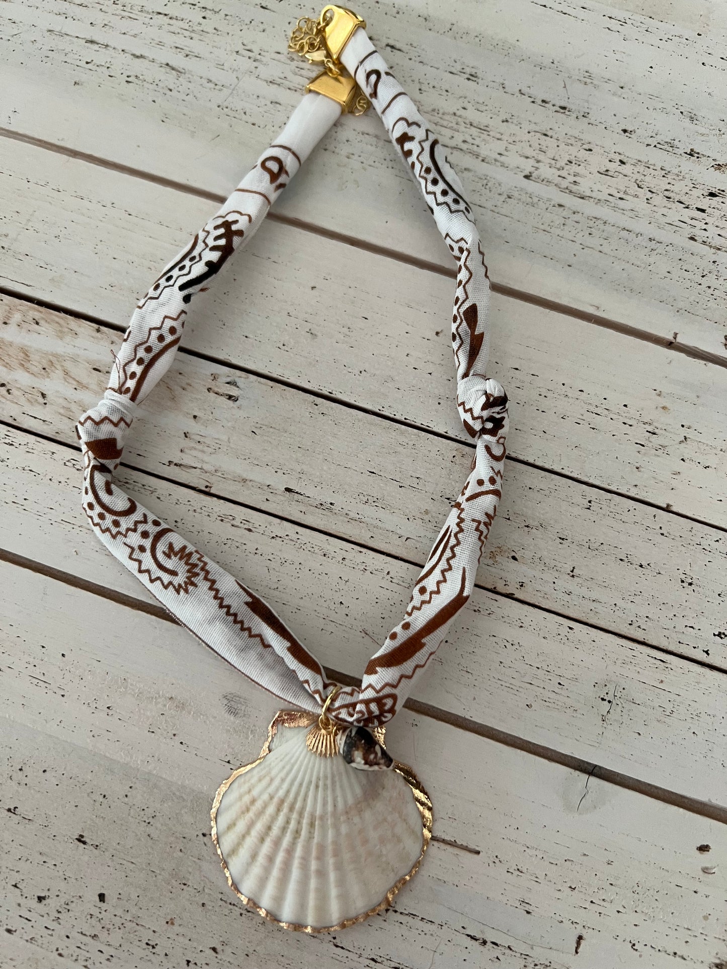 Bandana Shell Necklace - White