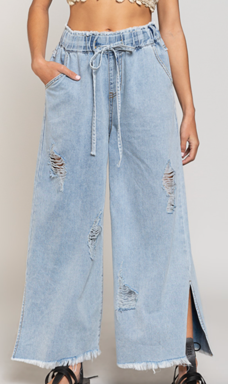 Good Feels Distressed Pants - Light Denim