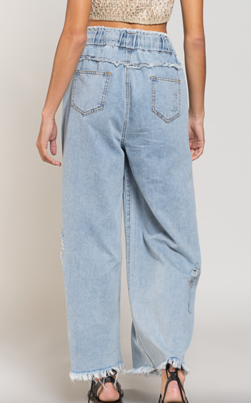 Good Feels Distressed Pants - Light Denim