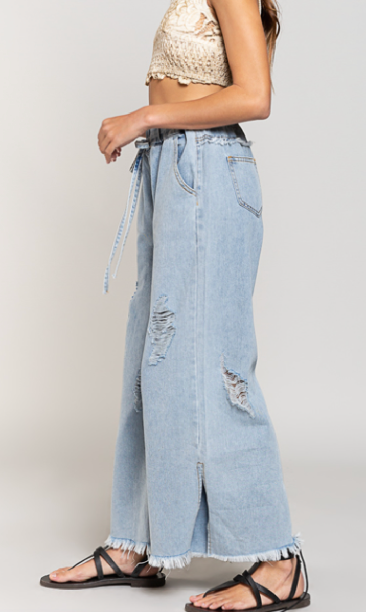 Good Feels Distressed Pants - Light Denim