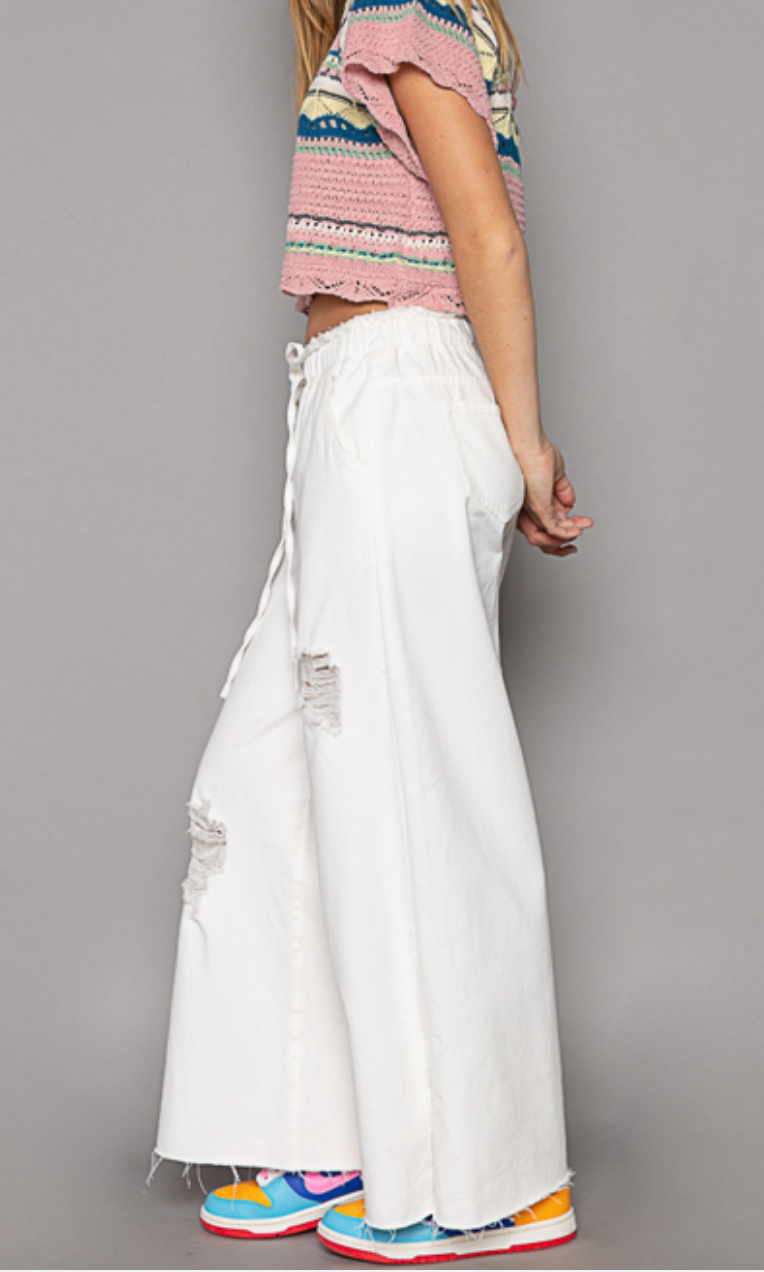 Good Feels Distressed Denim Pants - White