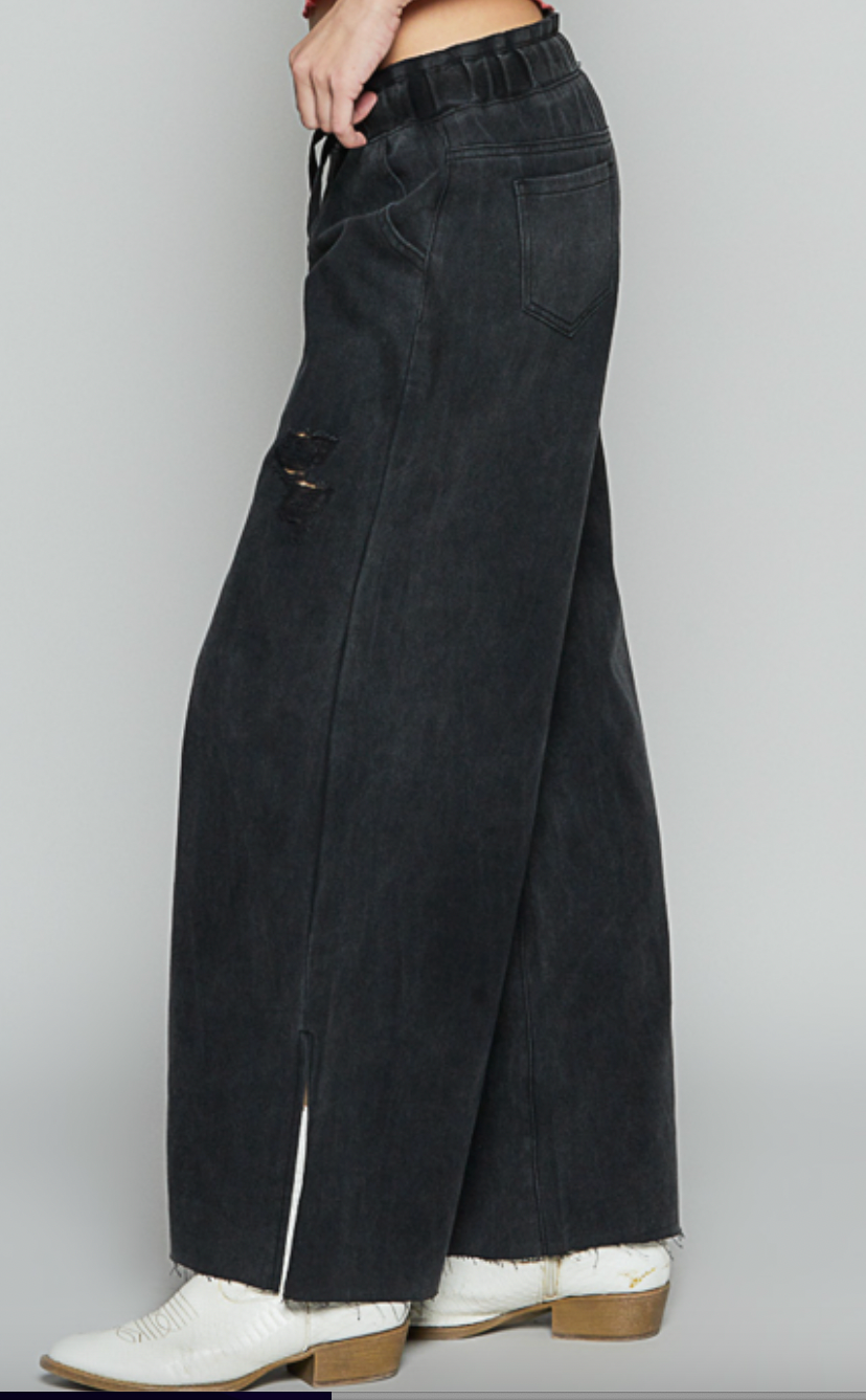 Good Feels Distressed Denim Pants - Washed Black