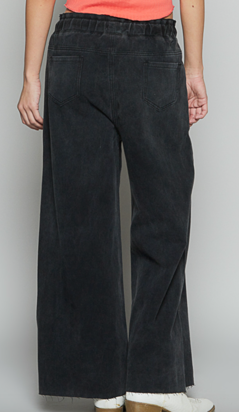 Good Feels Distressed Denim Pants - Washed Black