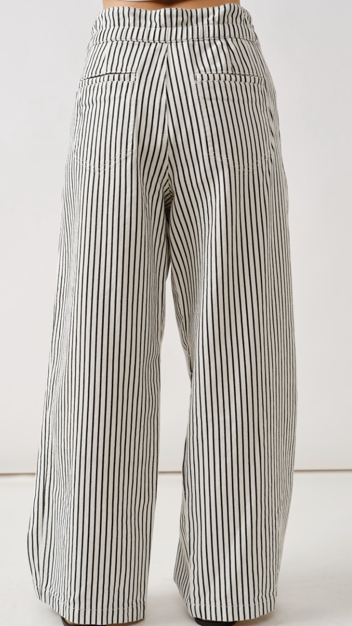 Super Chill Relaxed Fit Jeans