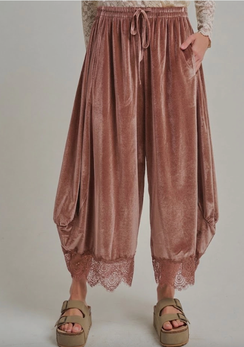 Feeling Rosie Velvet Pants (Low Barrel)