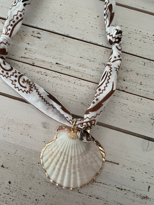 Bandana Shell Necklace - White