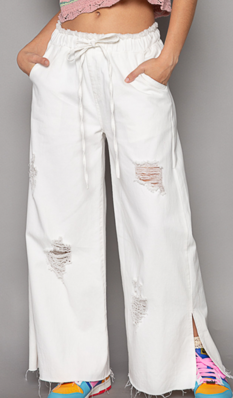 Good Feels Distressed Denim Pants - White