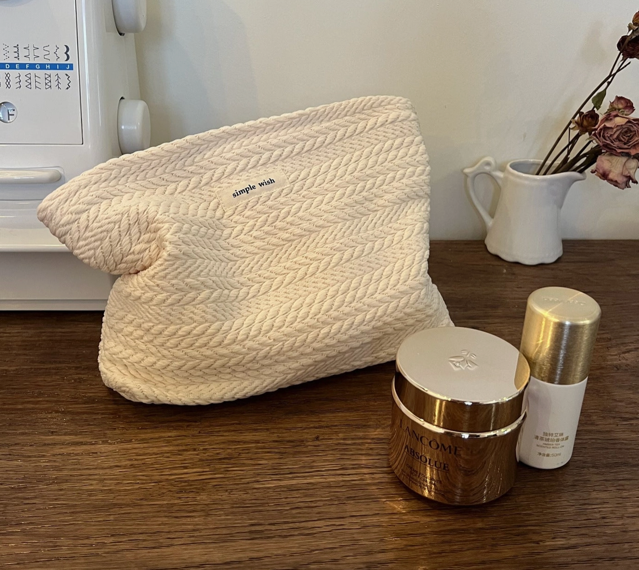 Neutral Girl Cosmetic Bag - Ivory