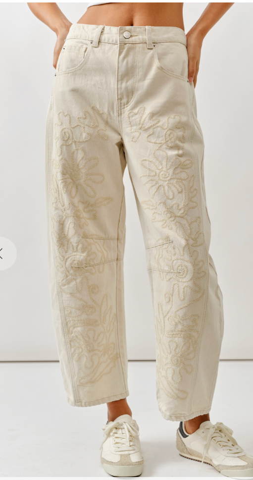Embroidered Barrel Jeans