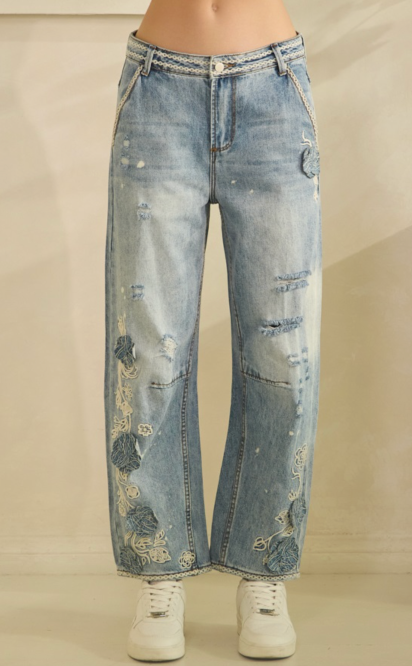 Free To Roam Barrel Jeans