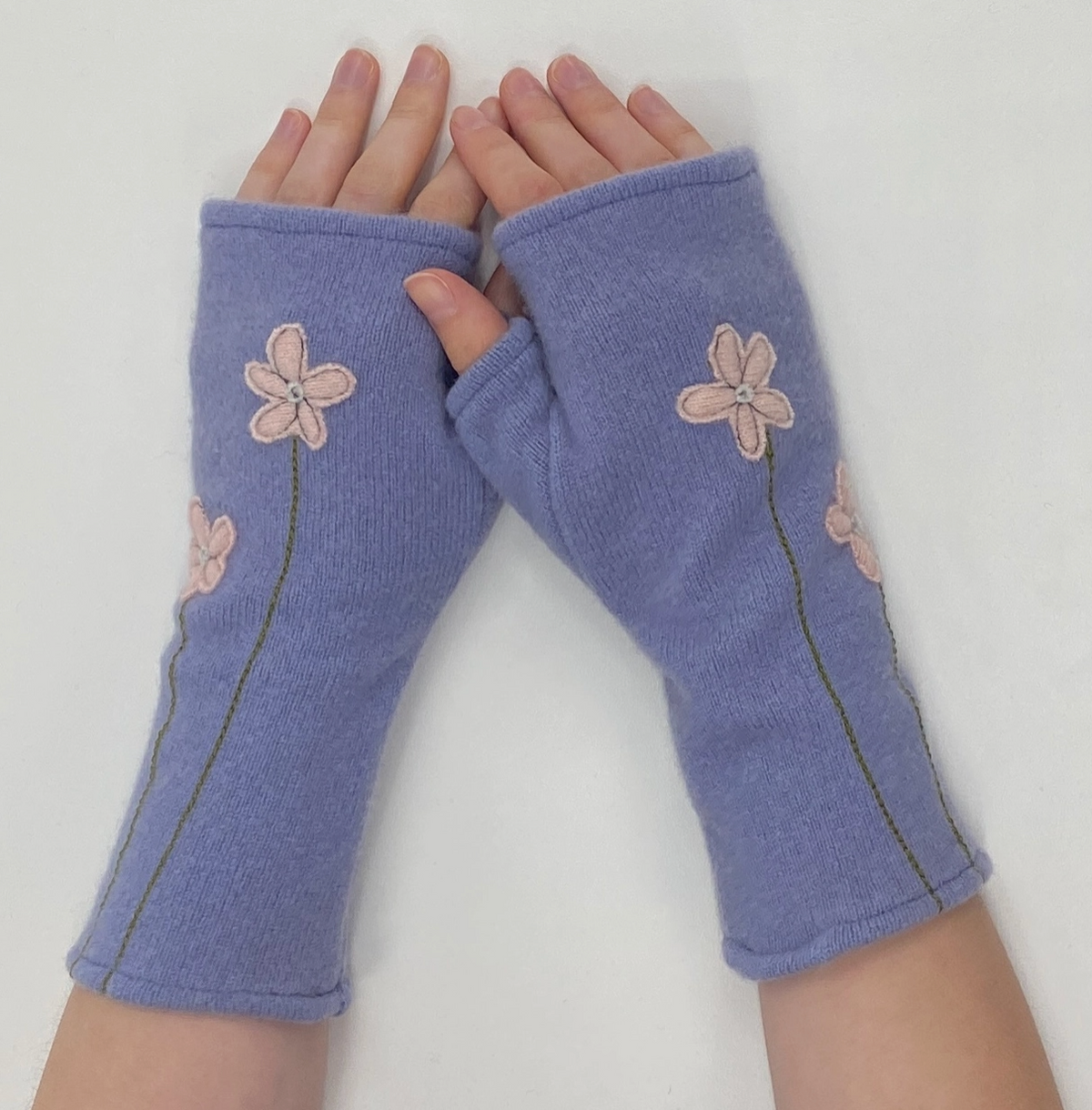 Cashmere Fingerless Gloves -Lavender w/ Pink Wildflower