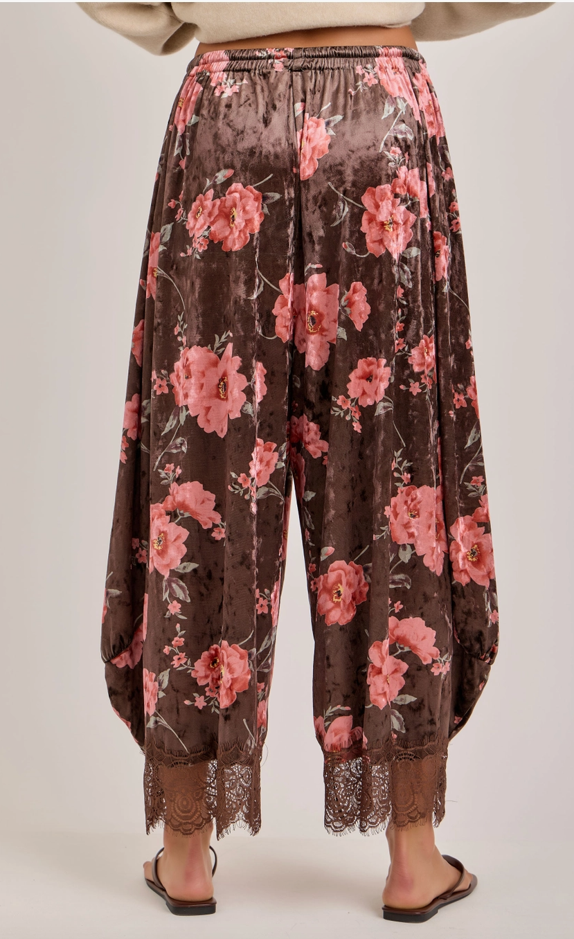 She's A Keeper Velvet Pants